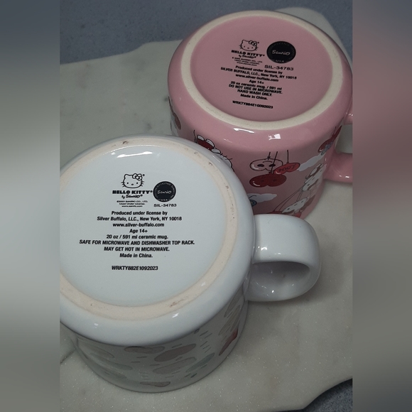 Hello Kitty Valentine's Day Mug Set of 2 - Picture 8 of 9